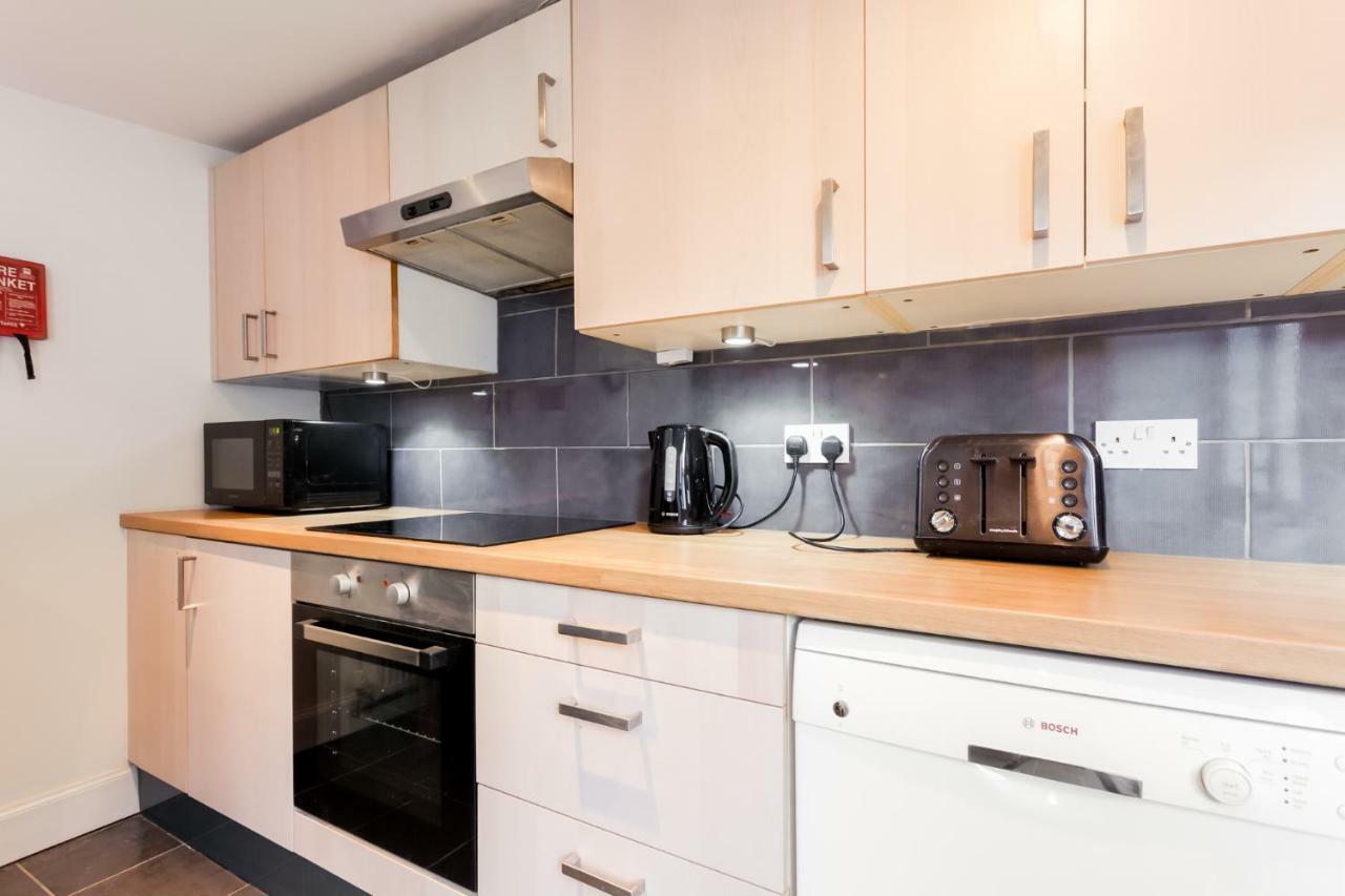 Gorgeous Town Centre Apt With Courtyard Garden 본머스 외부 사진